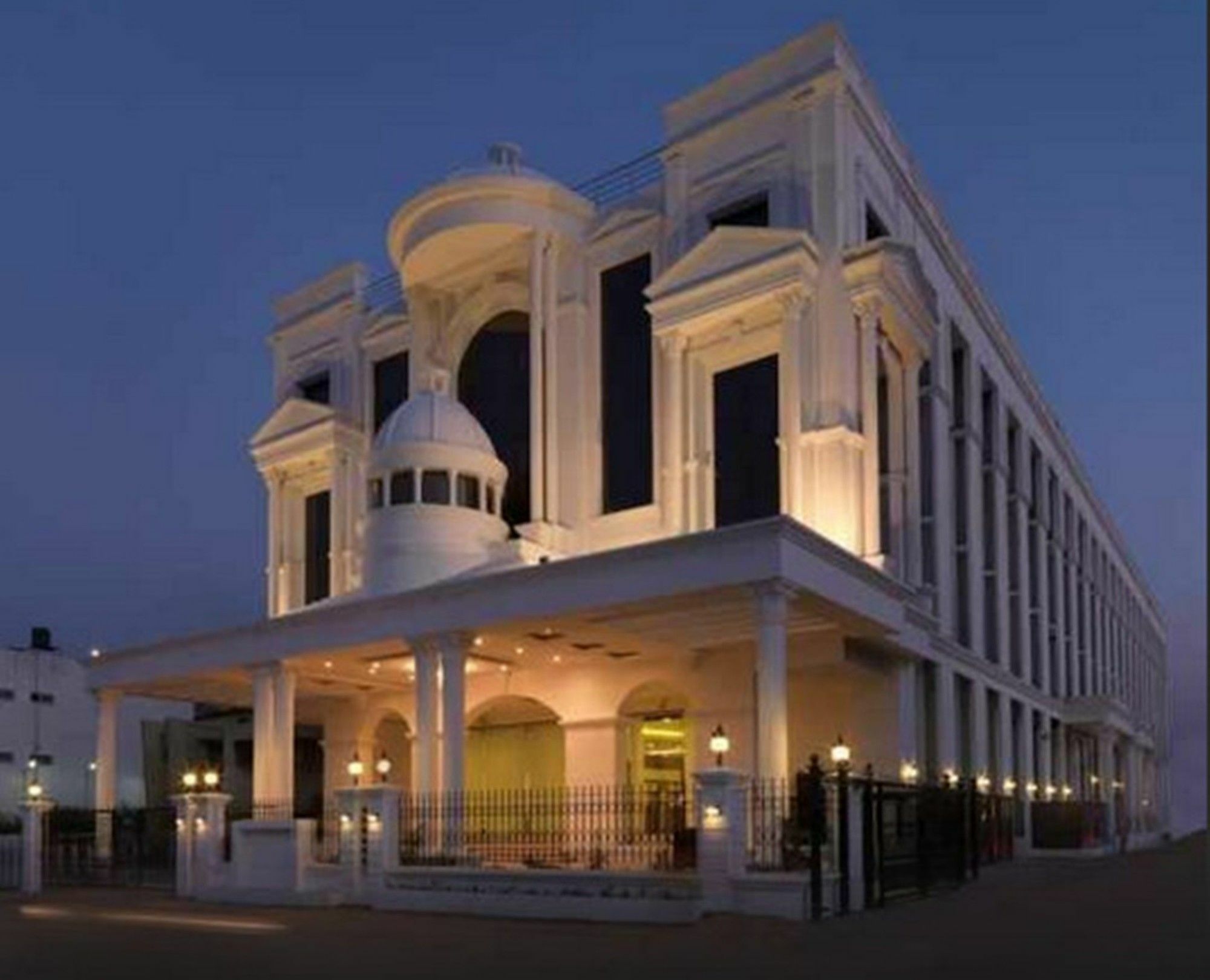 Royal Orchid Central, Шимога Екстериор снимка